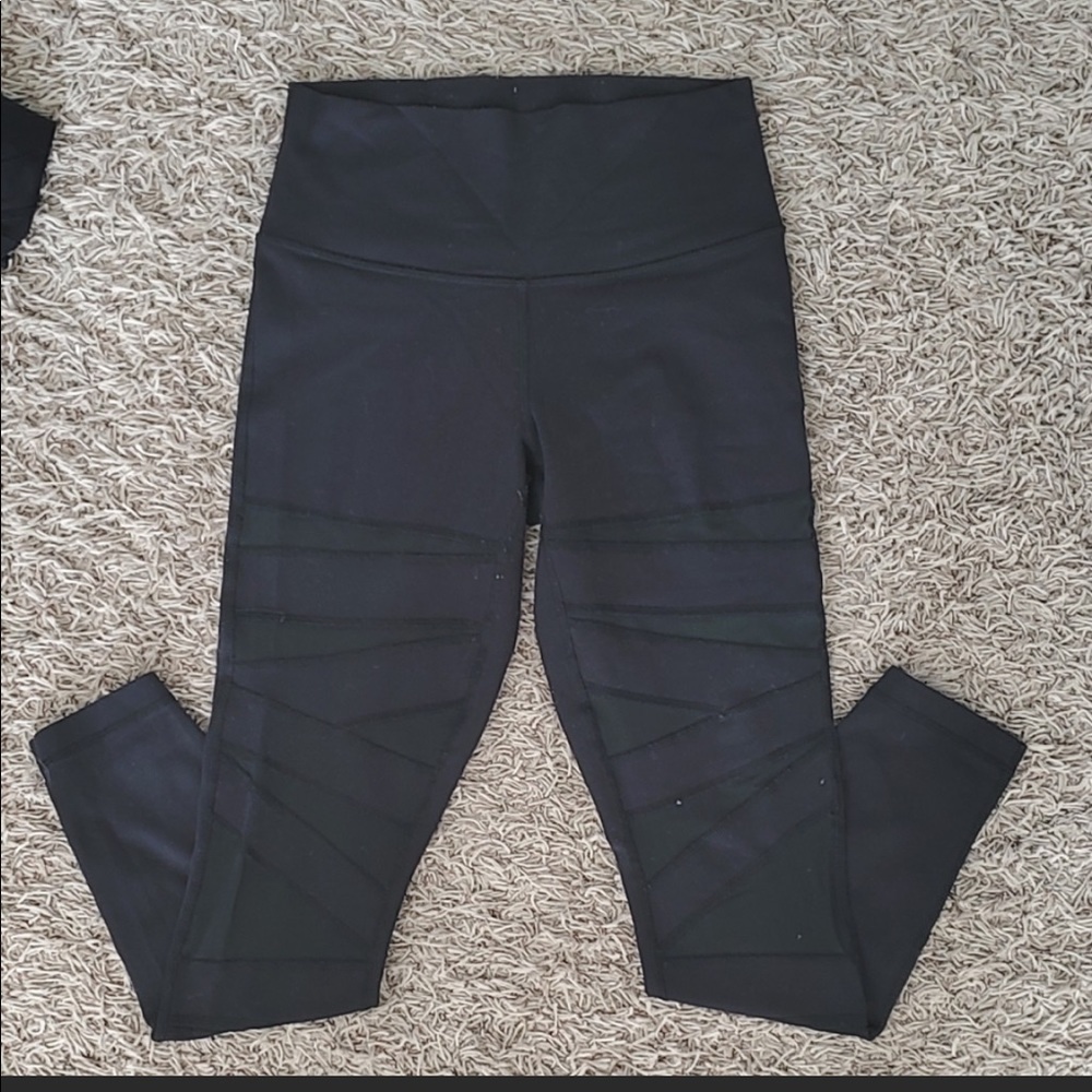 Black lululemon mesh leggings